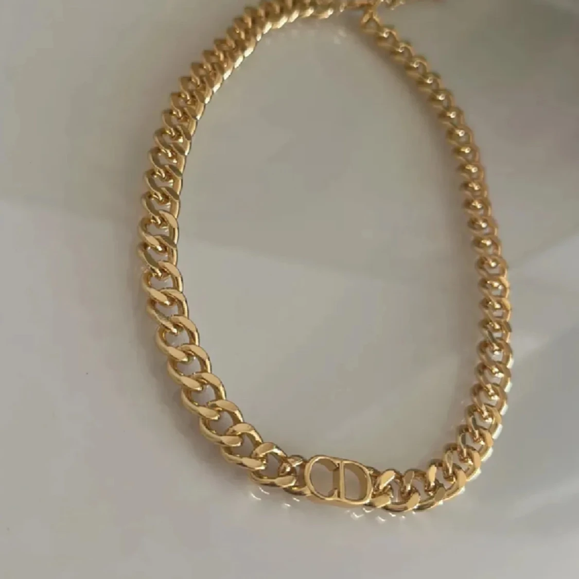 Guldhalsband med kedjedesign - 91