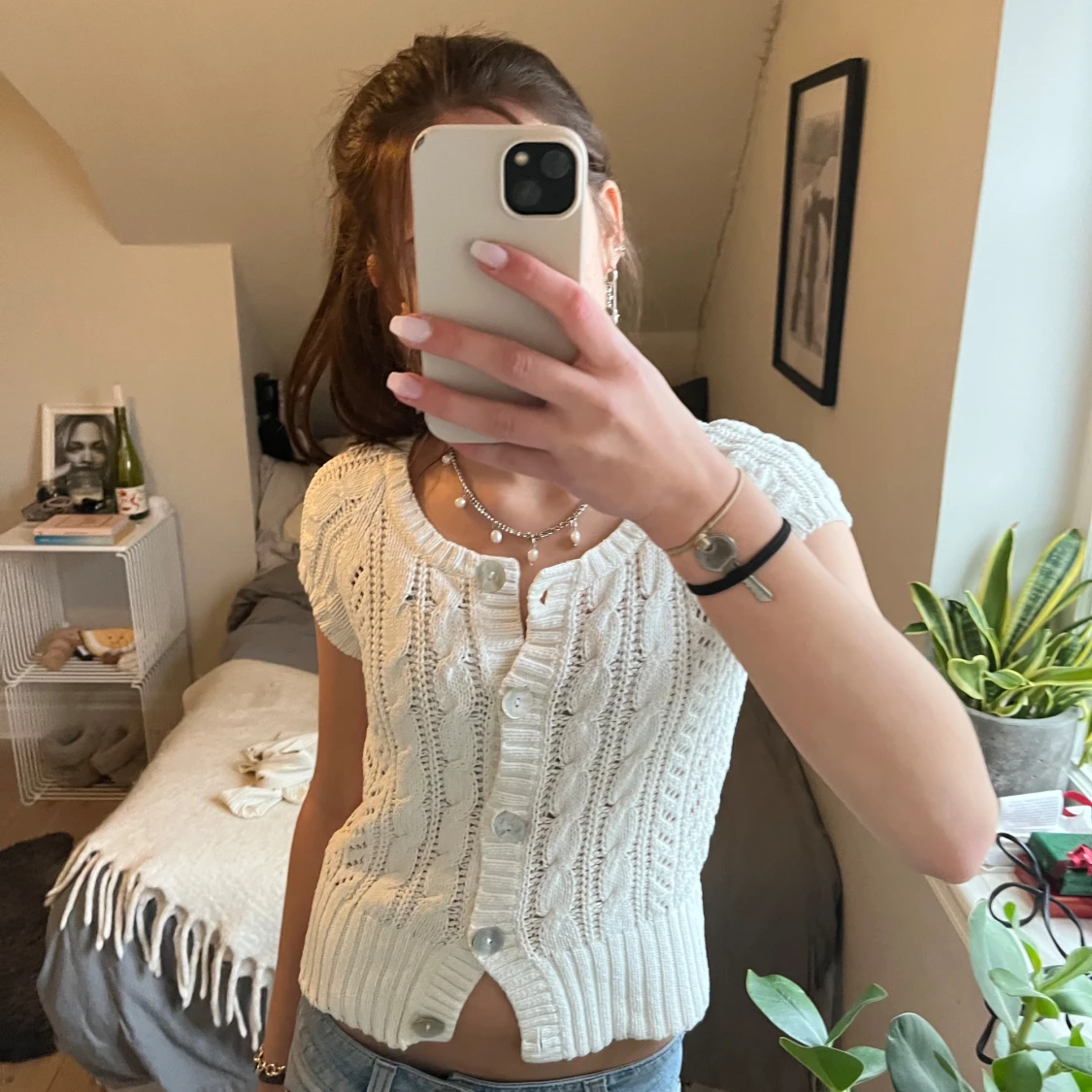 Vit stickad kofta med knappar - 90