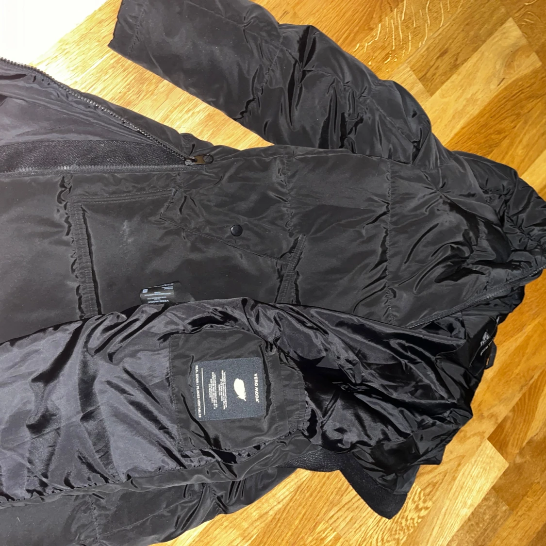 Svart dunjacka från Vero Moda - 92