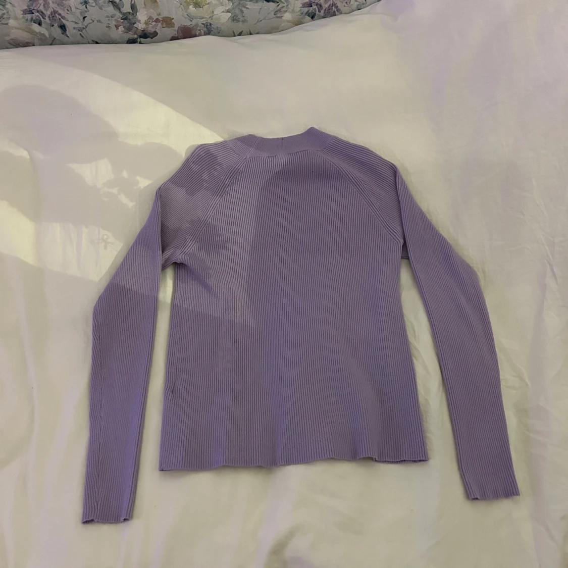 Lila ribbad tröja - 90