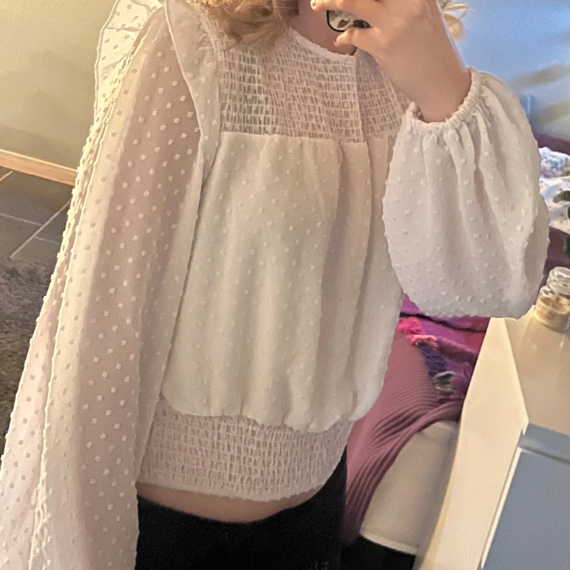 Vit prickig blus - 90
