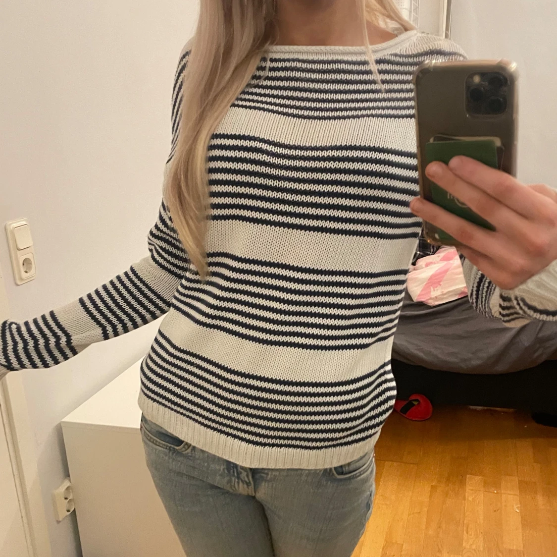 Randig stickad tröja