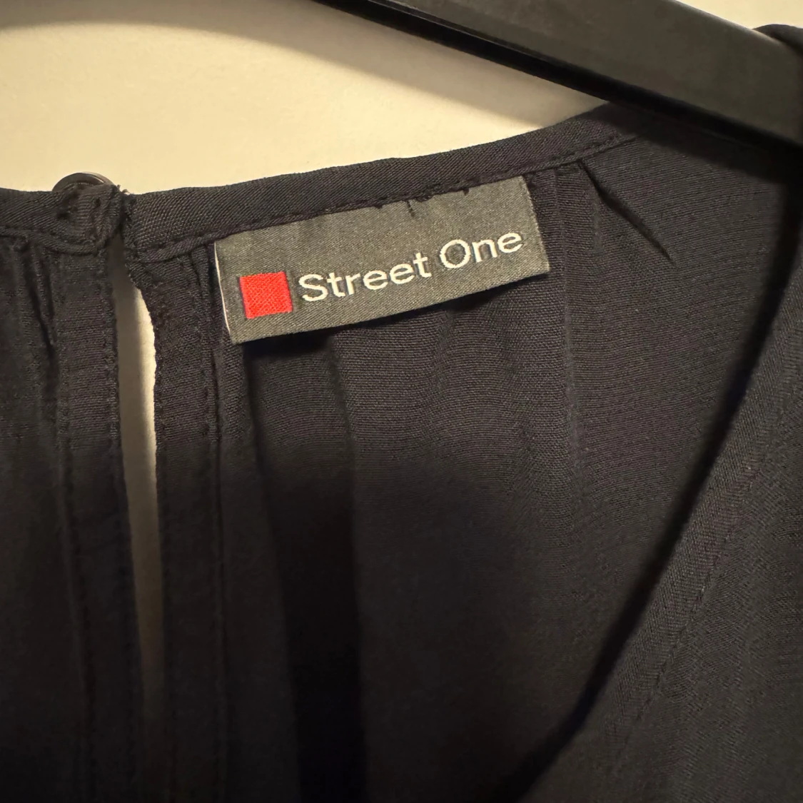 Svart ärmlös topp från Street One - 90