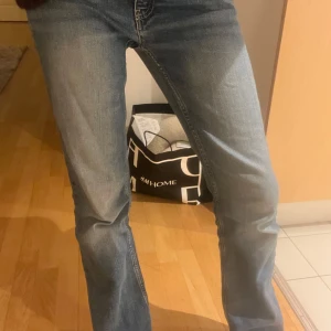 Snygga jeans - Vanliga jeans från Gina knappt använda typ