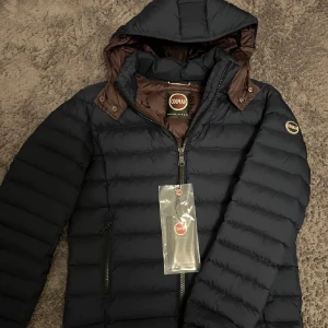 Colmar jacka | HELT NY - HELT NY med tags | Nypris 5000kr mitt pris:2699kr | Storleken är Eu50/M | Hör av er vid frågor!