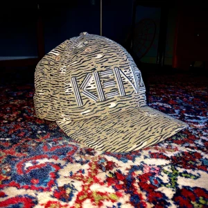 new era x kenzo keps  - mönstrad kenzo keps (One size) använt skick