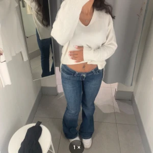 Nelly jeans - Säljer mina Nelly jeans i storlek XXS. De sitter SOM. EN. SMÄCK. Men är tyvärr för långa för mig😔💕 (Använda ca 5-6ggr) Kom privat för fler bilder💕