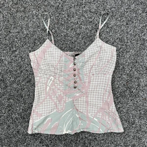 Gulligt linne - Så sött linne köpt second hand men har ej fått användning för det! Hör av dig vid intresse eller frågor💗