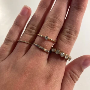 4 ringar som it används - Fyra ringar i bra skick💕säljer de för att de it var min stil