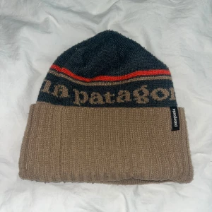Mössa från Patagonia  - Fin tung och framförallt varm mössa  Snabb affär släpps snabbt 