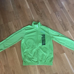 Puma Zip up - Perfekt skick, inga håll, snygg, billig
