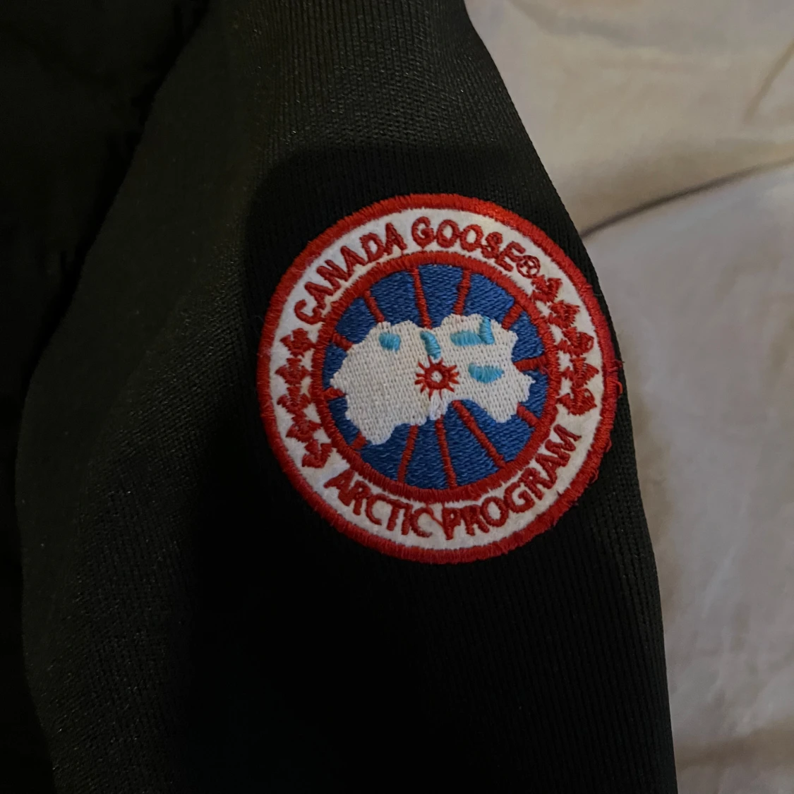 Canada goose cardigan  - 91