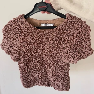 Topp - Säljer denna topp från nakd⭐️