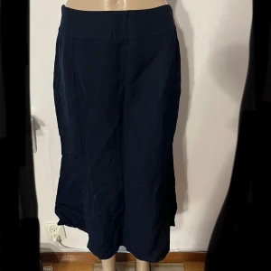 Kjol utställd retro 80-tal 90-tal - Inget att anmärka på 