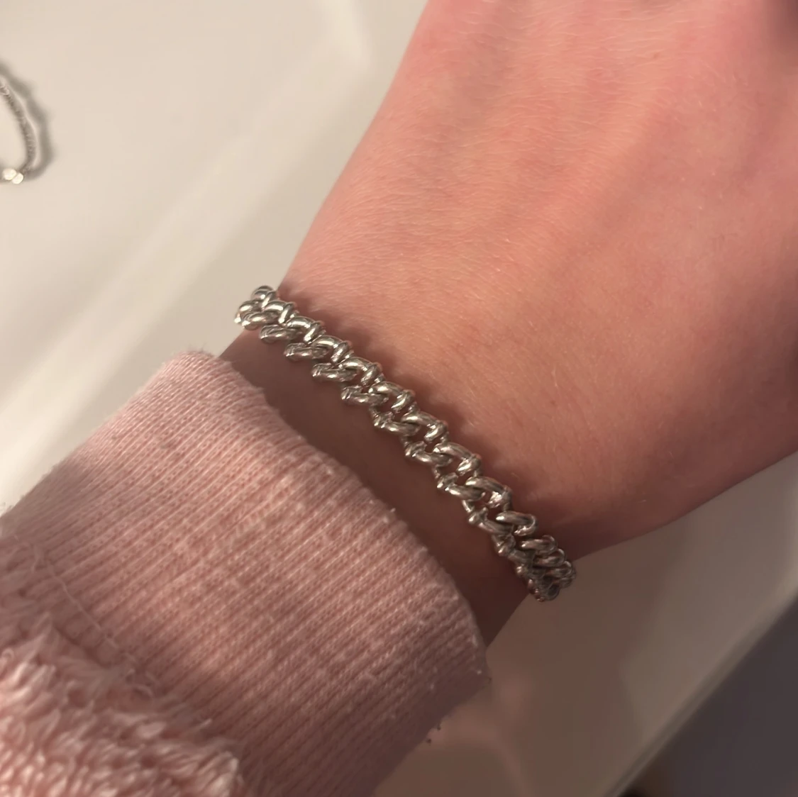 Silverfärgat armband - 90