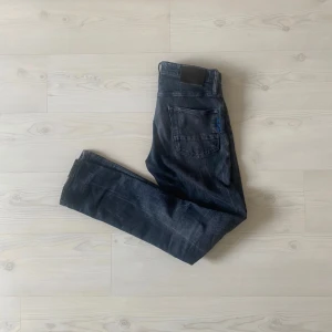 SCOTCH & SODA JEANS - Scotch & Soda jeans i slim modellen Ralston | Storlek: 31/34  - Skicket är bra - Mitt pris: 349 - Nypris: Ca 1600   Hör gärna av dig om du har några frågor.