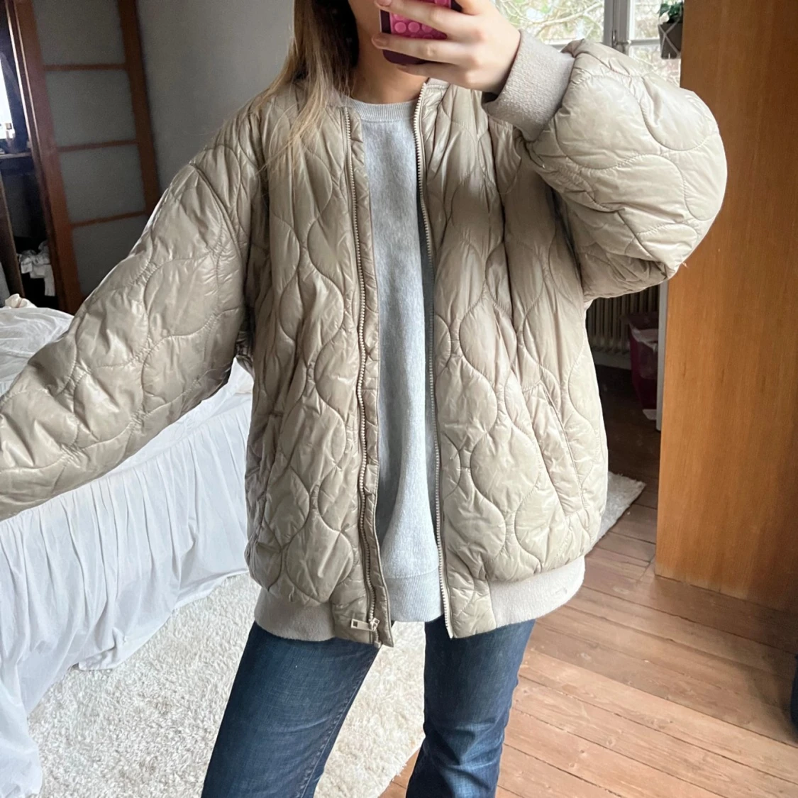 Beige quiltad bomberjacka - 90