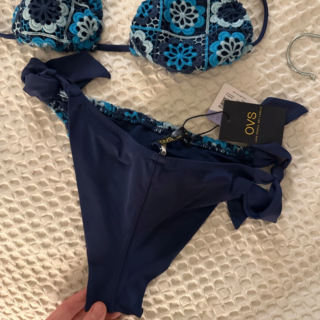 Blå blommig bikini från OVS - 90