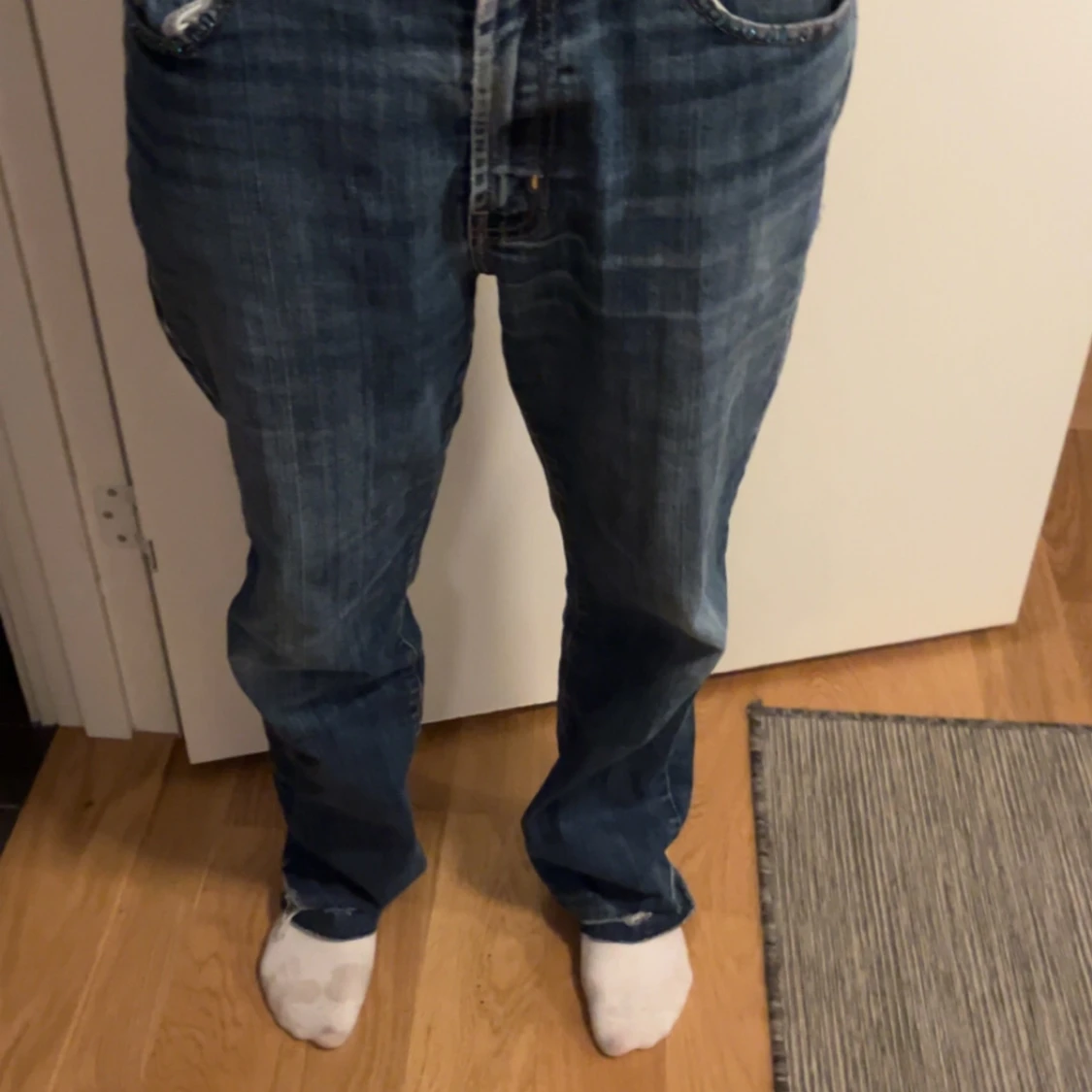 Blå jeans med detaljer - 92