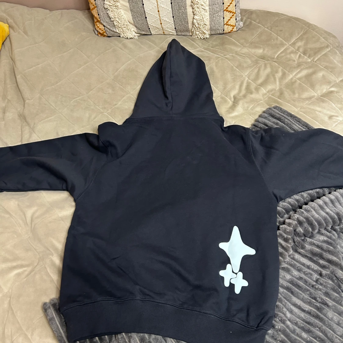 ”Into the abyss” broken planet hoodie - 90