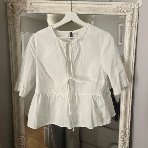 Topp  - Jätte fin vit topp använt en gång. 