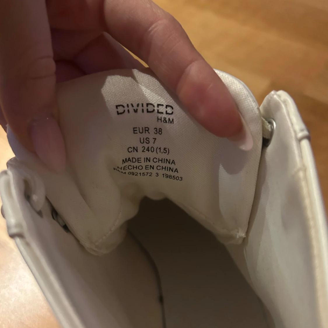 Vita boots från H&M Divided - 92