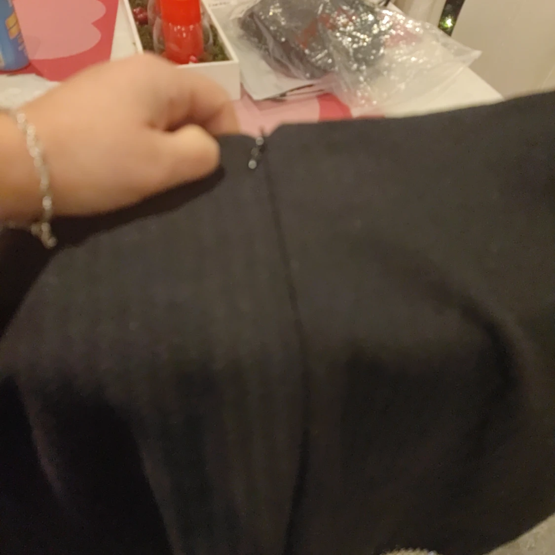 Svart croppad jacka med pärlor och kjol - 92