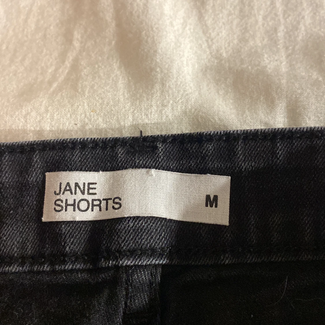 Svarta jeansshorts från Jane Shorts - 91