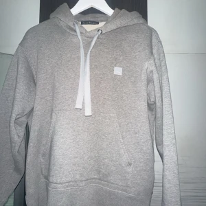 Acne Studios Hoodie - Acne Studios Hoodie, Strorlek XS, Grymt skick inga hål eller fläckar.