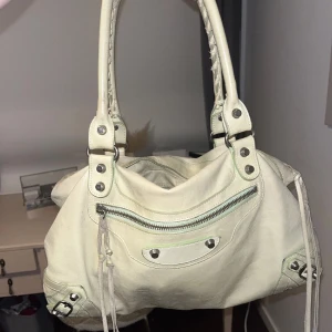 Balenciaga väska  - Super bra skick, osäker om jag vill sälja 