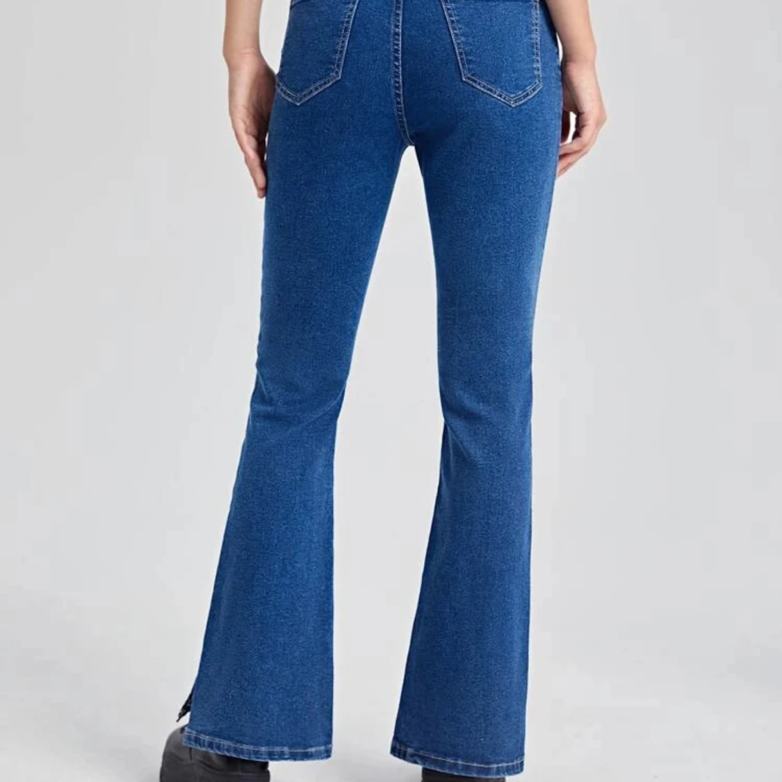 Blå bootcut jeans m slits - 90