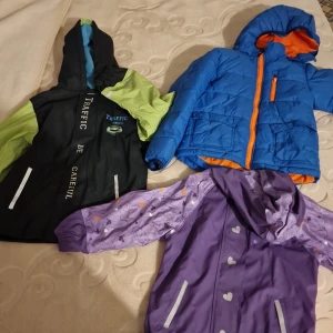 Jacka 99kr - Hej jag ska sälja  varje  en bara 99.om (blue hm 122,lilla lumpilu98,104,svartgrön lumpilu  122-128).om ni intressera  kontakta mig. M.v.h 