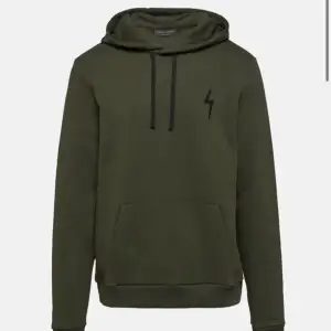 Helt ny Giuseppe zanotti hoodie, aldrig använd, storlek S. Nypris 4000. Priset går att diskutera 