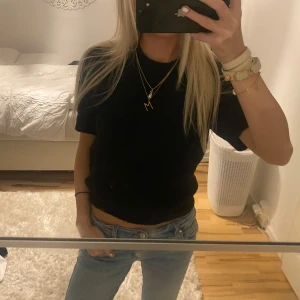 Stickad trekvartsärmad tröja  - Så fin stickad tröja från hm, lite nopprig men bra skick annars och inget man tänker på❤️