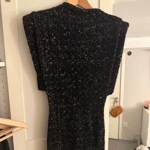 Paljettklänning från Zara!  - Säljer den virala paljettklänningen från Zara till ett bra pris!  Använd en gång