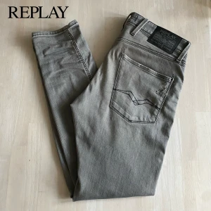 Replay anbass jeans - Riktigt snygga replay anbass med sjukt snygga slitningar | nypris 1600 vid snabb affär 699