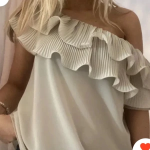 Volang topp🎀 - Säljer då den aldrig använts!!