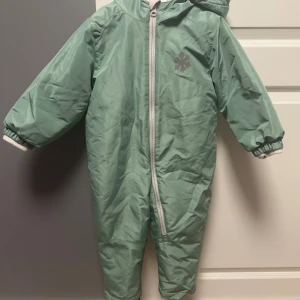 Vinteroverall - Jätte fin och fräsch vinter overall från Lupilu. Sparsam använt. Ingen slits