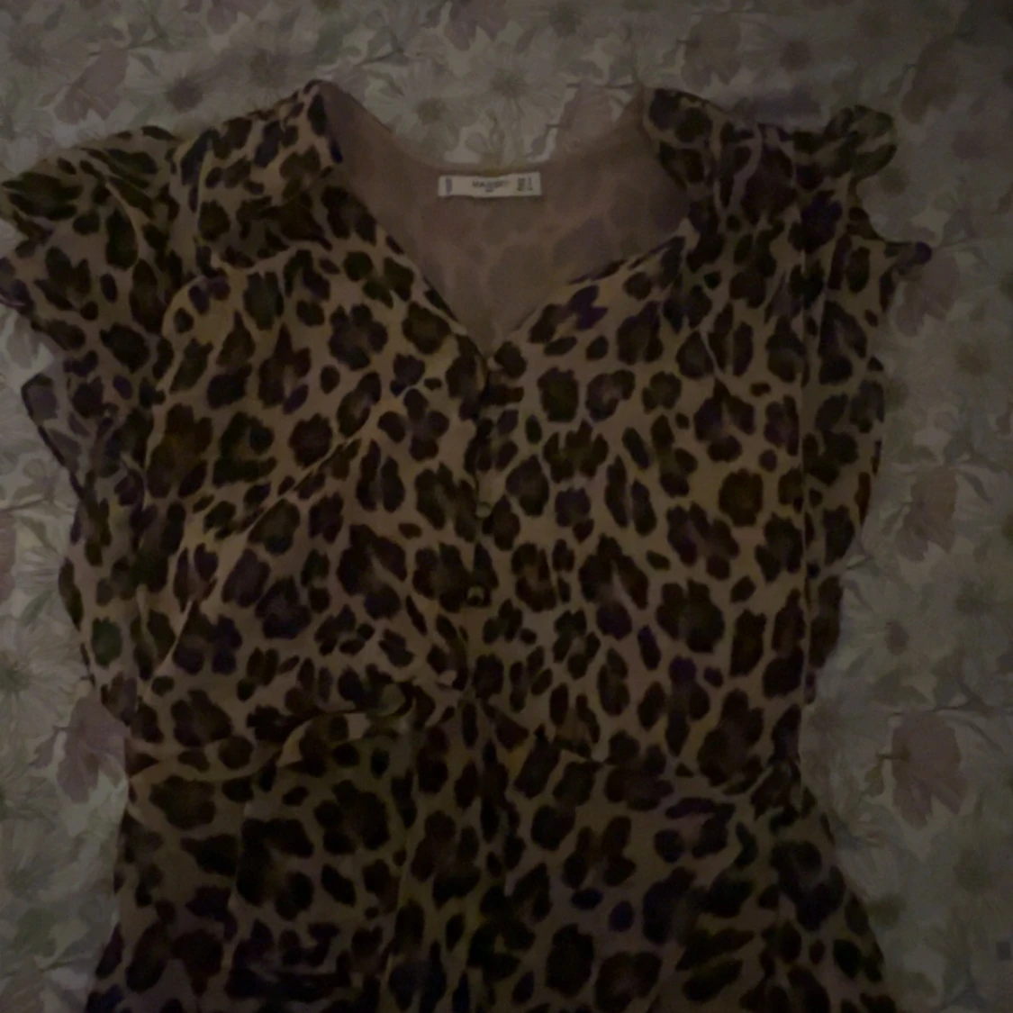 Leopardmönstrad blus från Mango