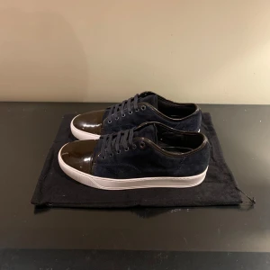 Lanvin Cap Toe - Tja, säljer nu dessa sjukt feta Lanvins i otroligt bra skick, dom är i uk 8 och dom är självklart äkta, Dustbag tillkommer, först till kvarn!!