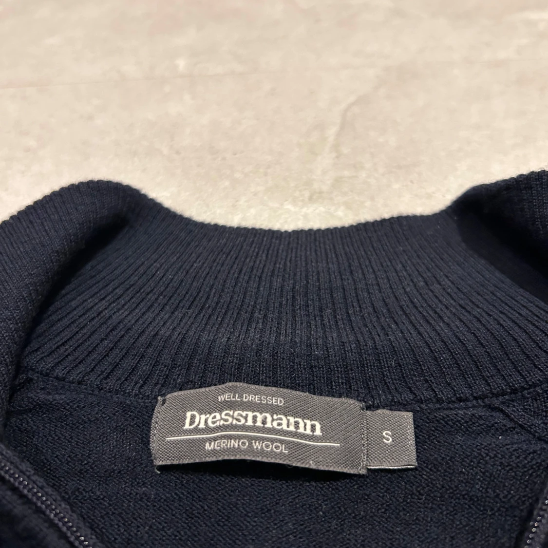 Mörkblå half zip  - 92