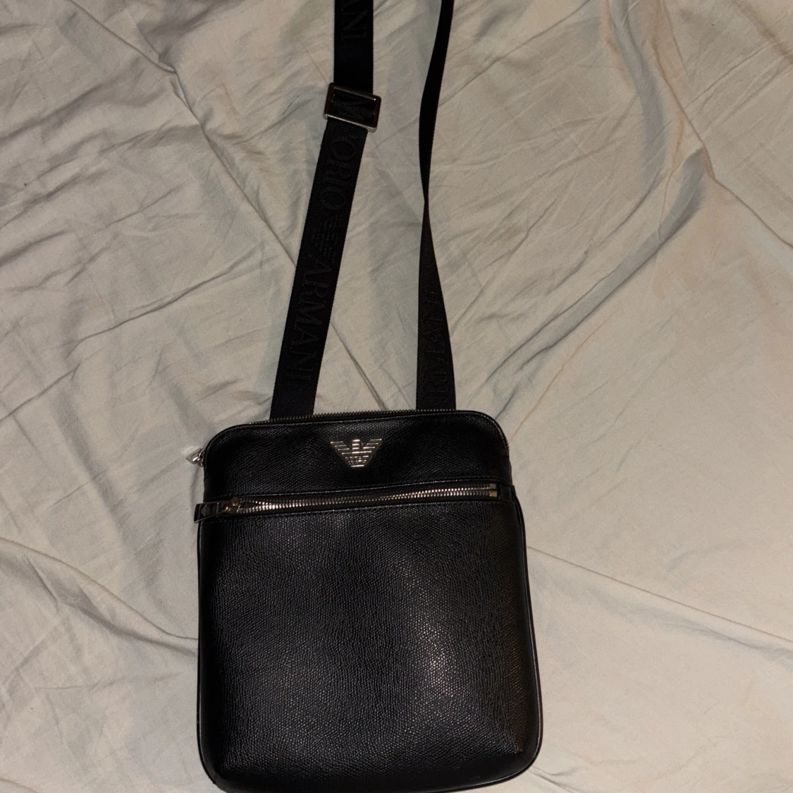 Svart axelväska från Emporio Armani - 90