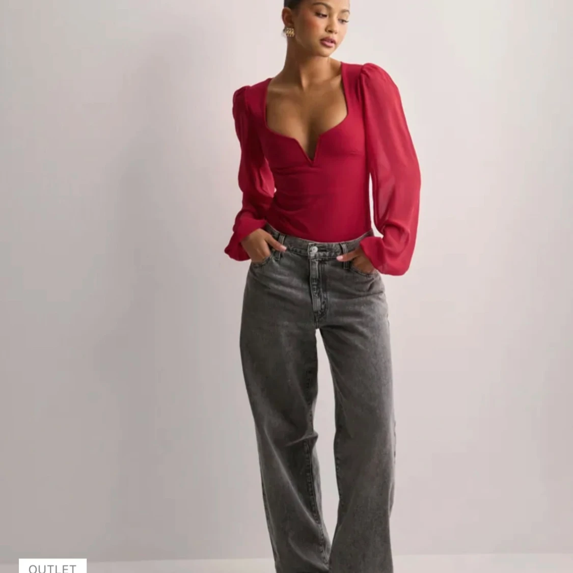 Röd body med långa ärmar