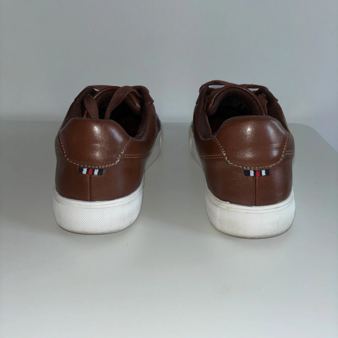 Bruna sneakers från Pier One - 2