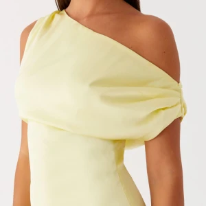 Gul balklänning peppermayo - Superfin balklänning från Peppermayo i storlek 36. Aldrig använd med prislappen kvar! Nypris 1300