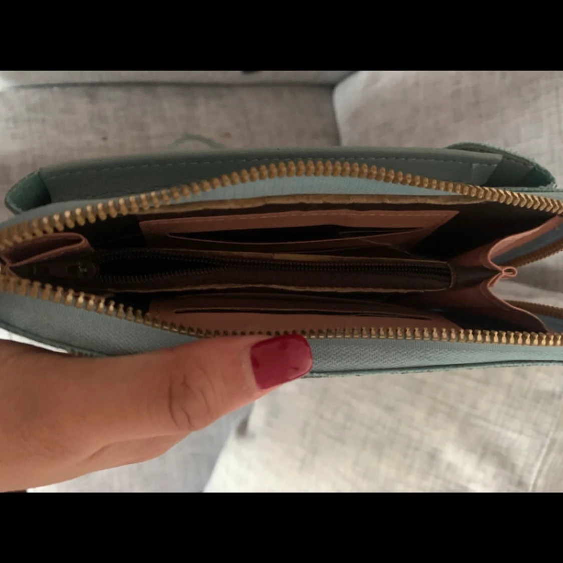 Ljusblå axelväska med dragkedja - 1