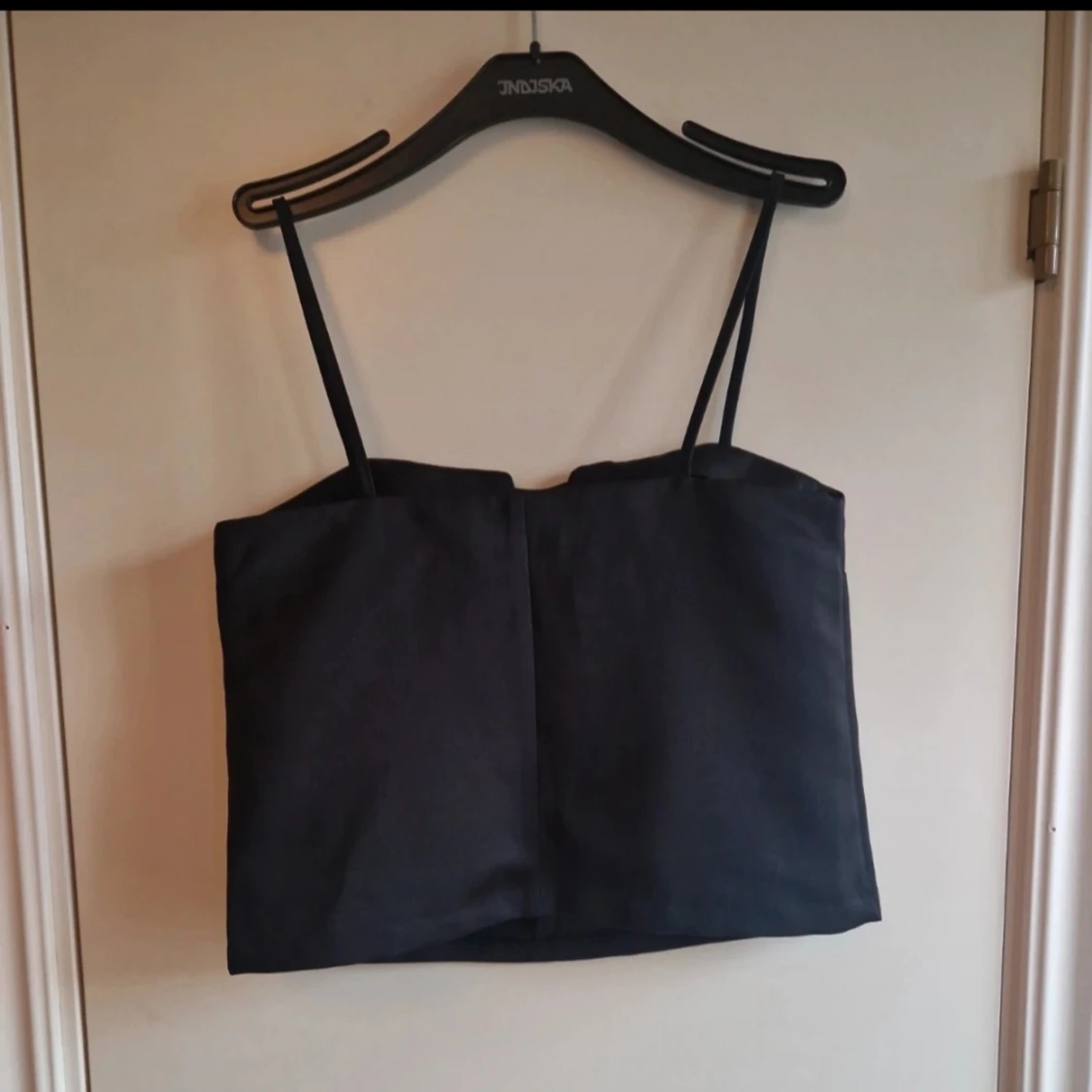 Svart axelbandslös topp från H&M Divided - 2