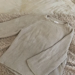 TRÖJA FILIPPA K - Superfin tröja ifrån Filippa K. Väldigt varm och skön, säljs pga inte fått användning av den. 