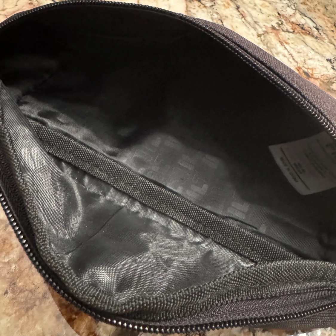 Svart magväska från Fila - 4