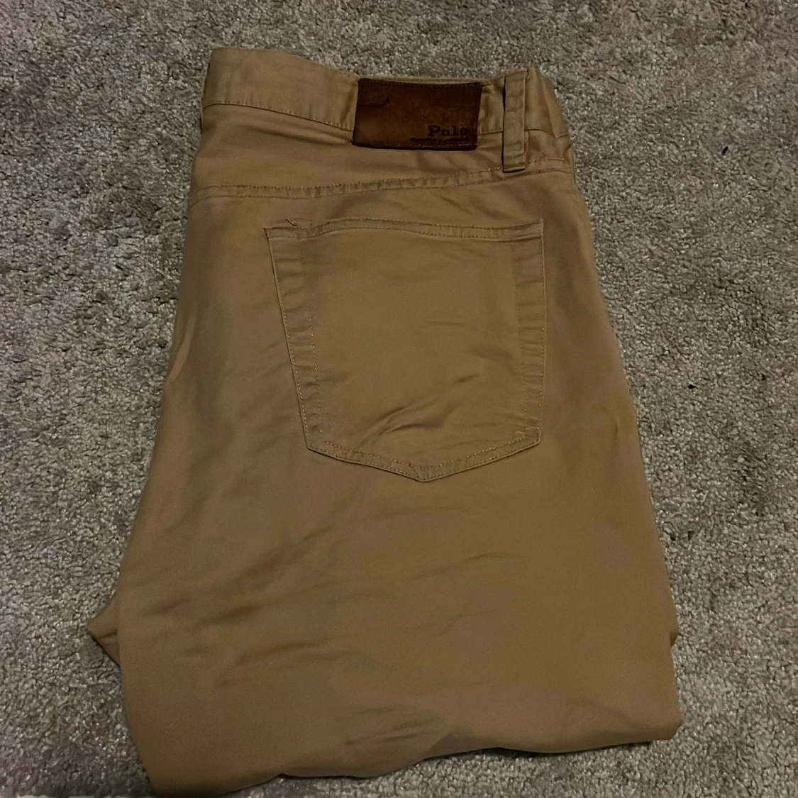 Ett par snygga och stilrena Biege Polo Ralph Lauren chinos - 3